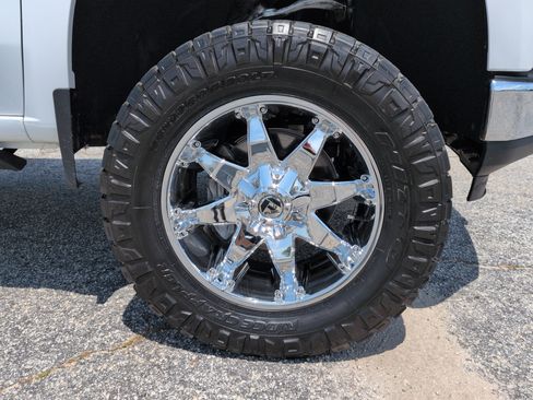 Used 2021 Chevrolet Silverado 1500 LT w/ Z71 Off-Road Package AWD/4WD image 9