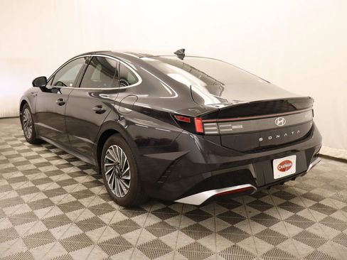 Used 2025 Hyundai Sonata Limited FWD image 3