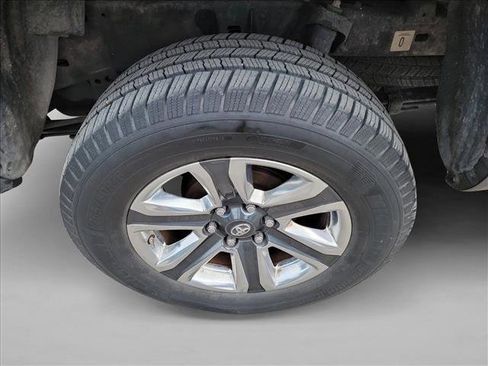 Used 2016 Toyota Tacoma Limited w/ Towing Package RWD image 13