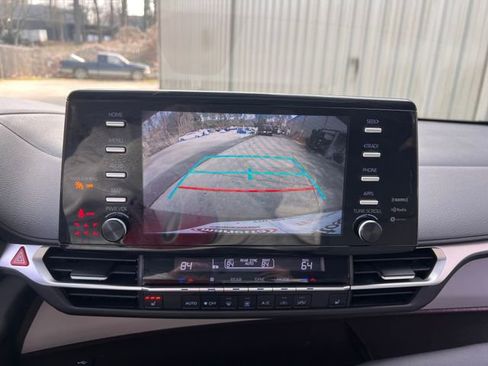 Used 2021 Toyota Sienna XLE image 26