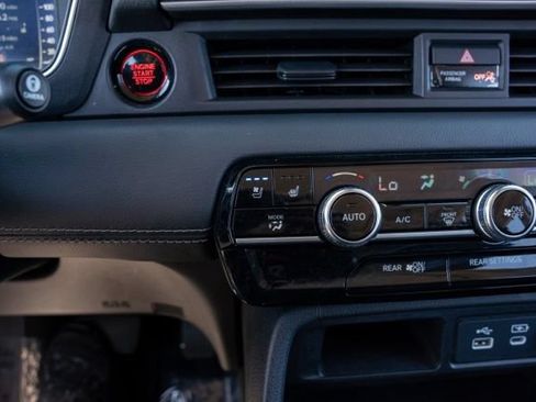 Used 2025 Honda Pilot Elite image 26