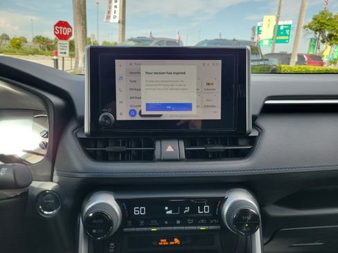 Used 2024 Toyota RAV4 SE image 21