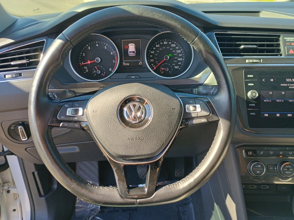 Used 2018 Volkswagen Tiguan SE w/ 18" Alloy Wheels Package FWD image 24