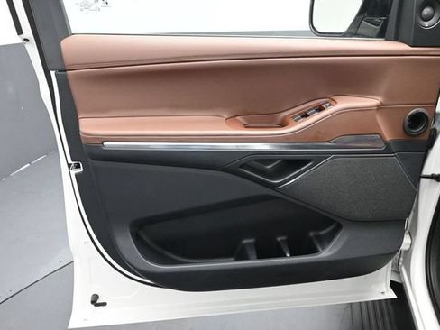 Certified 2025 Lincoln Navigator Reserve AWD/4WD image 21