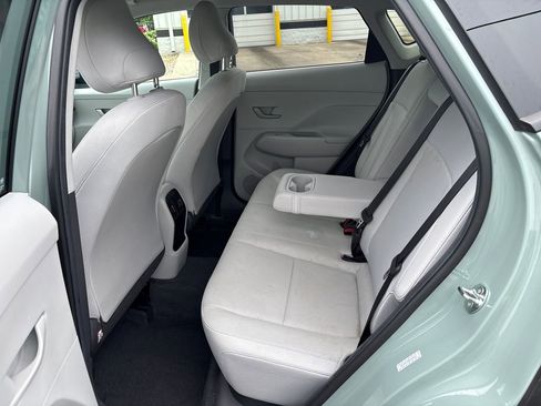 Used 2025 Hyundai Kona SEL FWD image 11