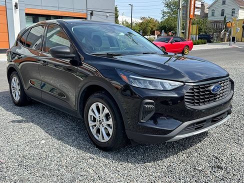 Used 2025 Ford Escape Active FWD image 3