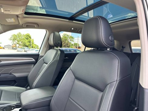 Certified 2023 Volkswagen Atlas SEL AWD/4WD image 12