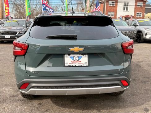 Used 2025 Chevrolet Trax LT image 6