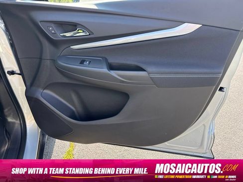 Used 2023 Chevrolet Bolt EUV LT w/ Driver Confidence Package FWD image 9
