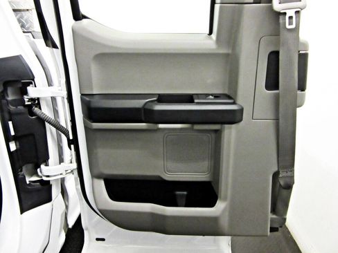 Used 2019 Ford F150 XL w/ Equipment Group 101A Mid image 9