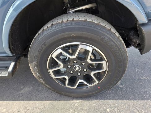 New 2025 Ford Bronco Outer Banks image 8