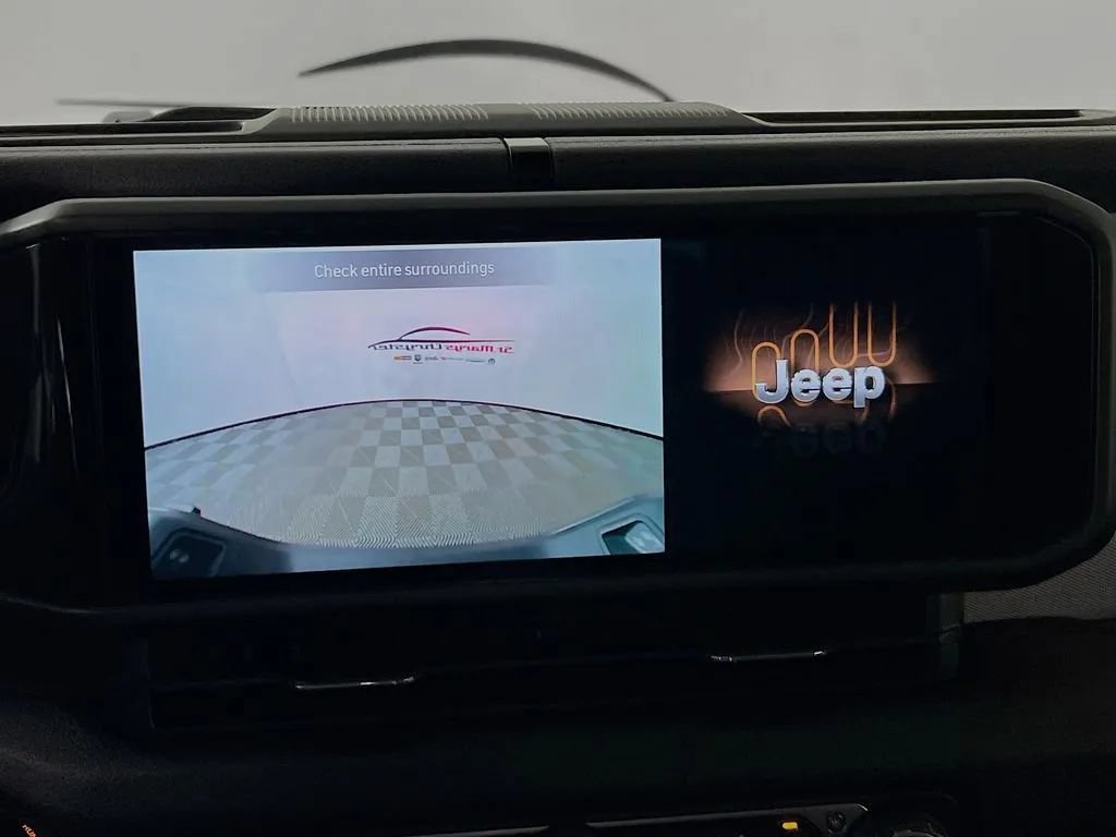 Used 2024 Jeep Gladiator Sport AWD/4WD image 14