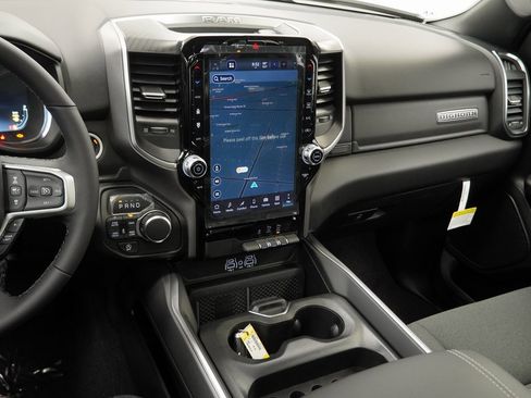 New 2026 RAM 1500 4x4 Crew Cab image 20