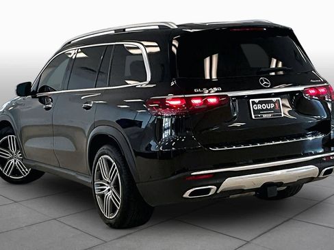 Used 2025 Mercedes-Benz GLS 450 4MATIC image 11