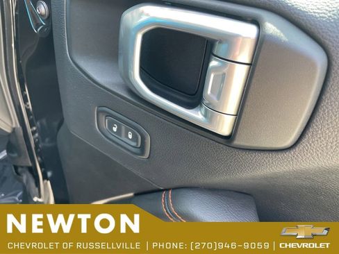 Used 2022 Jeep Gladiator Mojave AWD/4WD image 30