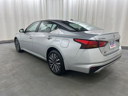 Used 2023 Nissan Altima 2.5 SV w/ SV Premium Package AWD/4WD image 4