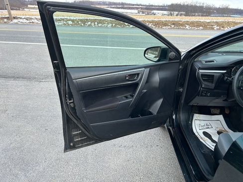 Used 2016 Toyota Corolla L image 15