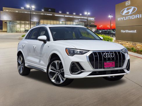 Used 2021 Audi Q3 2.0T Premium w/ Convenience Package AWD/4WD image 3