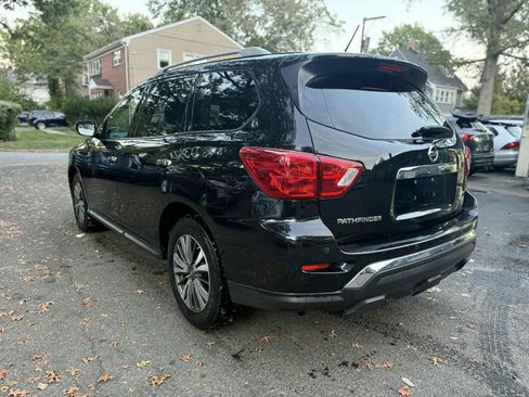 Used 2017 Nissan Pathfinder SV image 6