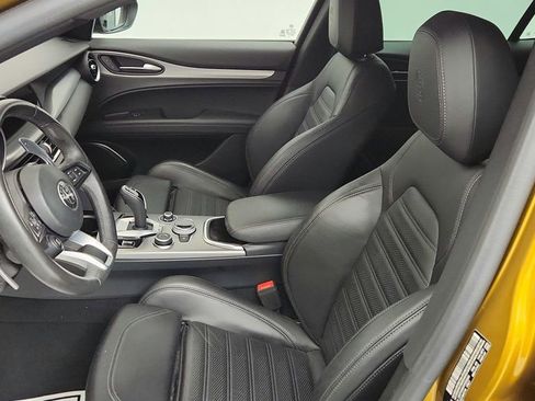 Used 2023 Alfa Romeo Stelvio Veloce image 20