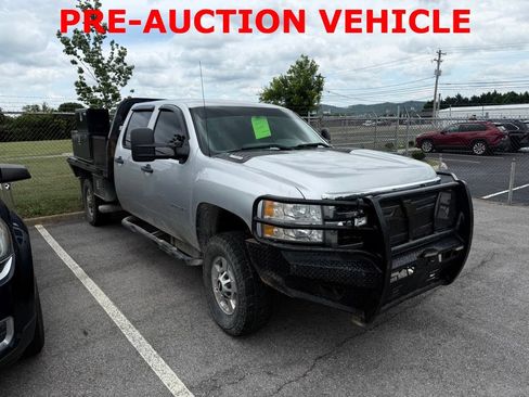 Used 2014 Chevrolet Silverado 3500 W/T AWD/4WD image 1