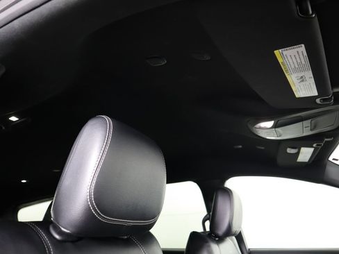 Used 2022 Chrysler Pacifica Touring-L w/ S Appearance Package image 16