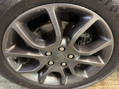 Used 2021 Jeep Grand Cherokee High Altitude AWD/4WD image 34