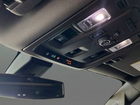 Used 2021 Chevrolet Tahoe LT w/ LT Signature Package image 14