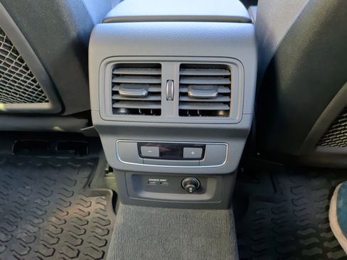 Used 2024 Audi Q5 2.0T Premium image 42