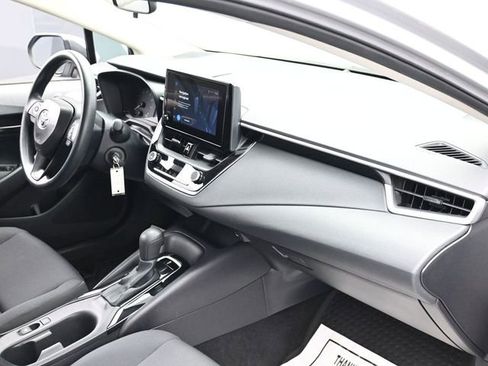 Used 2024 Toyota Corolla LE FWD image 29