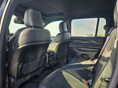 New 2025 Jeep Grand Cherokee Altitude AWD/4WD image 12