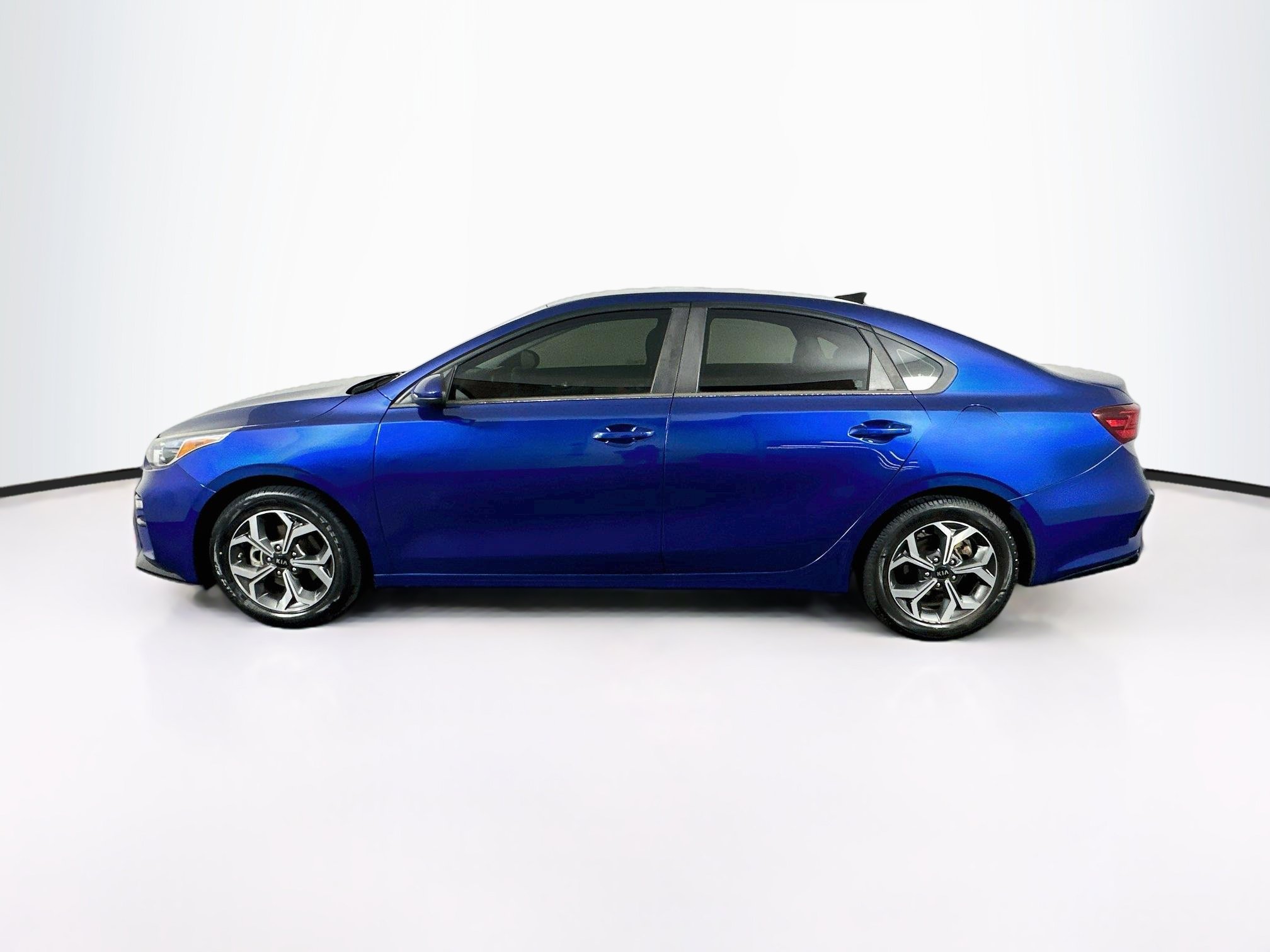 Used 2019 Kia Forte LXS FWD image 4