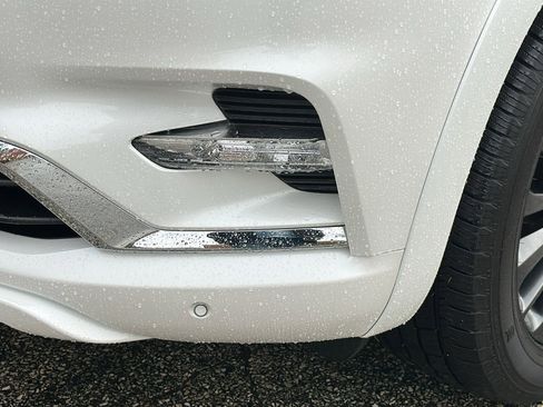 Used 2022 INFINITI QX80 Sensory image 5