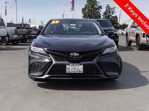 Certified 2023 Toyota Camry SE image 3