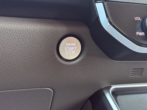 New 2026 Kia Carnival LXS image 29