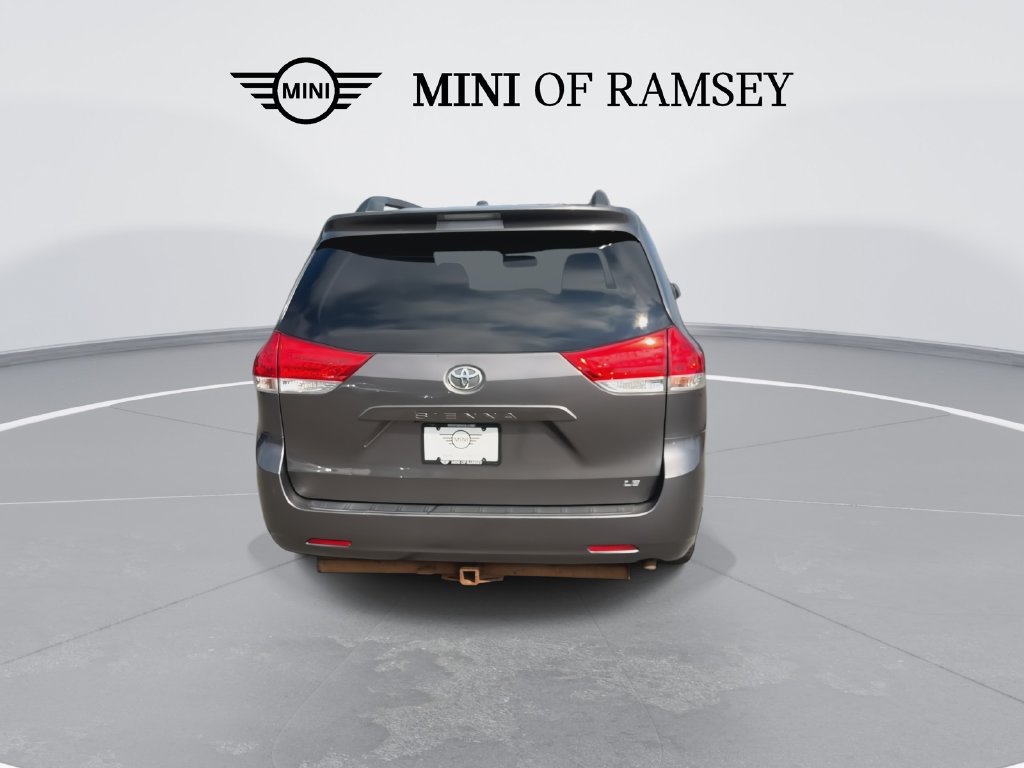 Used 2012 Toyota Sienna LE FWD image 7