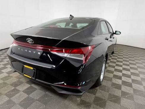 Certified 2023 Hyundai Elantra SE FWD image 5