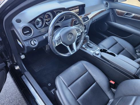 Used 2014 Mercedes-Benz C 300 4MATIC Sedan image 4