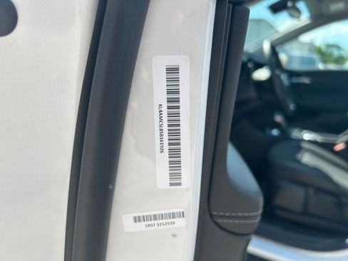 Used 2025 Buick Encore GX Preferred AWD/4WD image 23