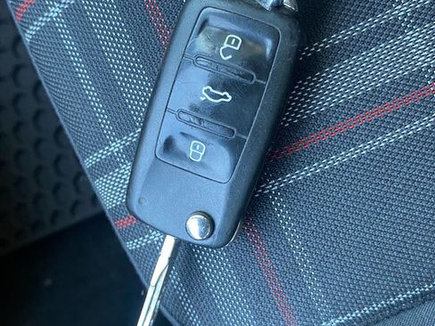 Used 2014 Volkswagen GTI Driver's Edition FWD image 18