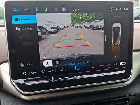 Certified 2025 Volkswagen ID.4 Pro RWD image 18