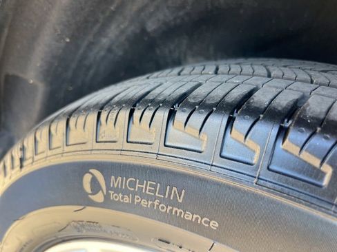 Certified 2021 Ford Explorer King Ranch w/ Premium Technology Package image 33