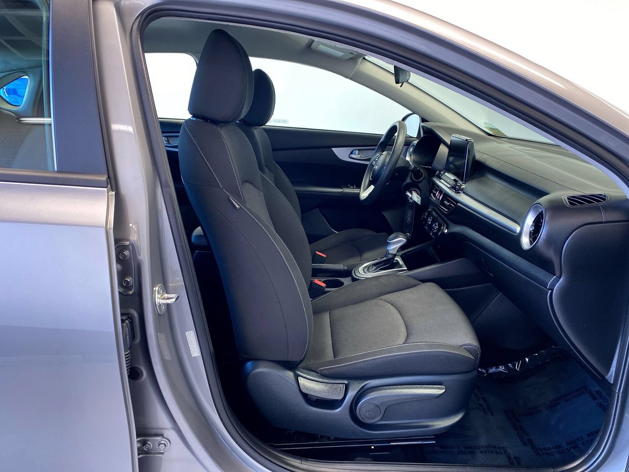 Certified 2024 Kia Forte LXS FWD image 28