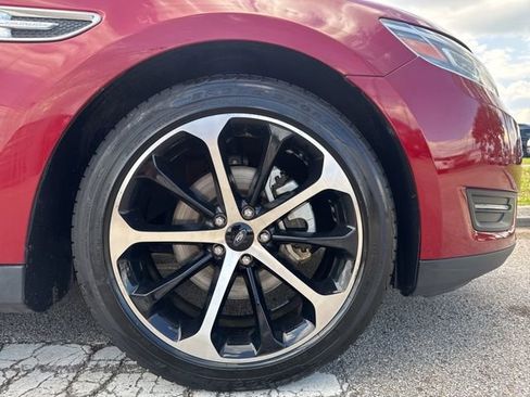 Used 2015 Ford Taurus SEL w/ Equipment Group 201A FWD image 9