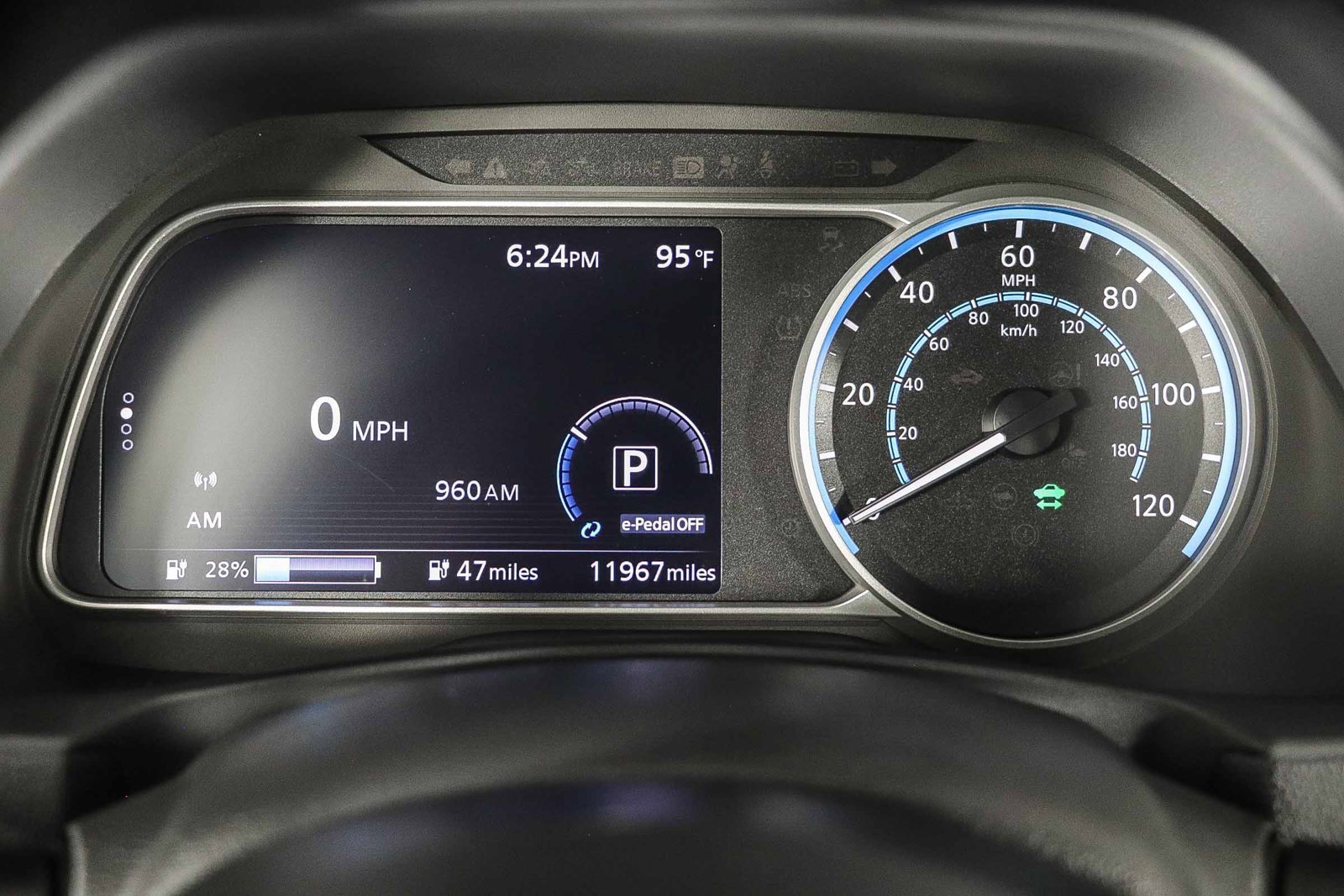 Used 2025 Nissan Leaf S FWD image 24