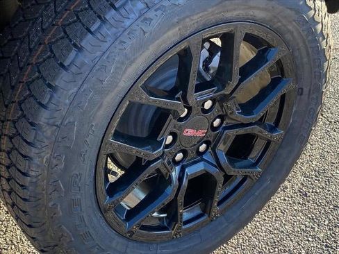 New 2026 GMC Canyon Elevation w/ Convenience Package image 27