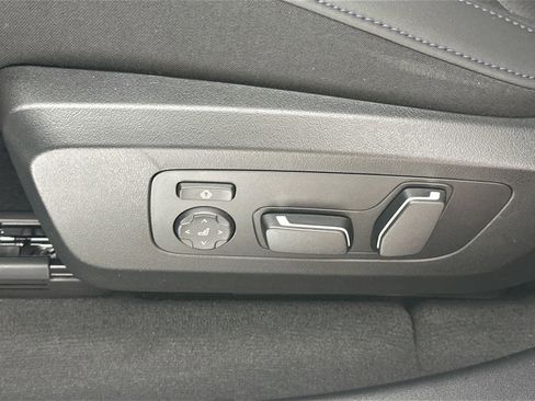 Used 2026 BMW X3 xDrive30 w/ Premium Package image 19