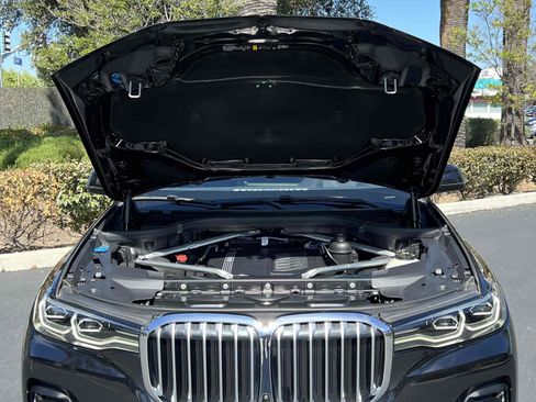 Used 2022 BMW X7 xDrive40i w/ Premium Package image 94