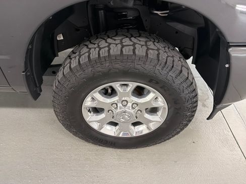 Used 2024 RAM 2500 Laramie AWD/4WD image 4
