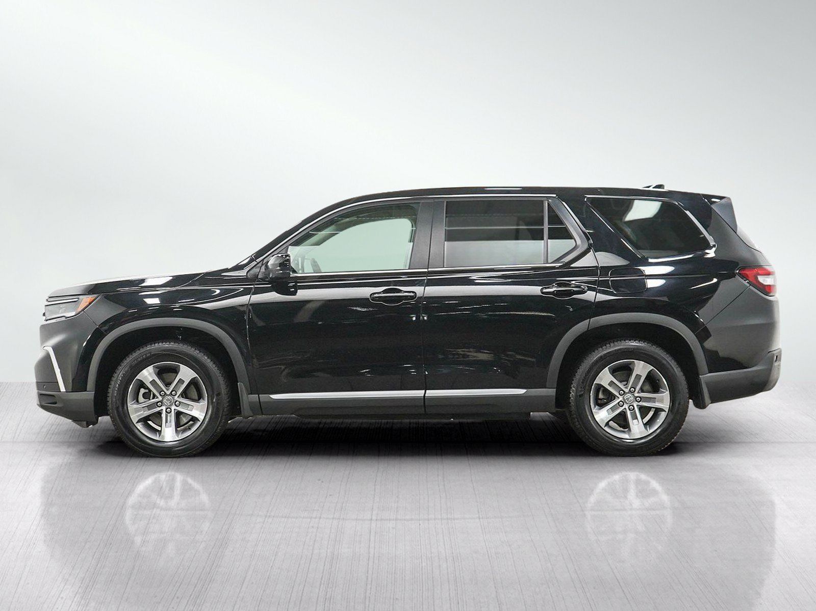 Used 2023 Honda Pilot EX-L image 2